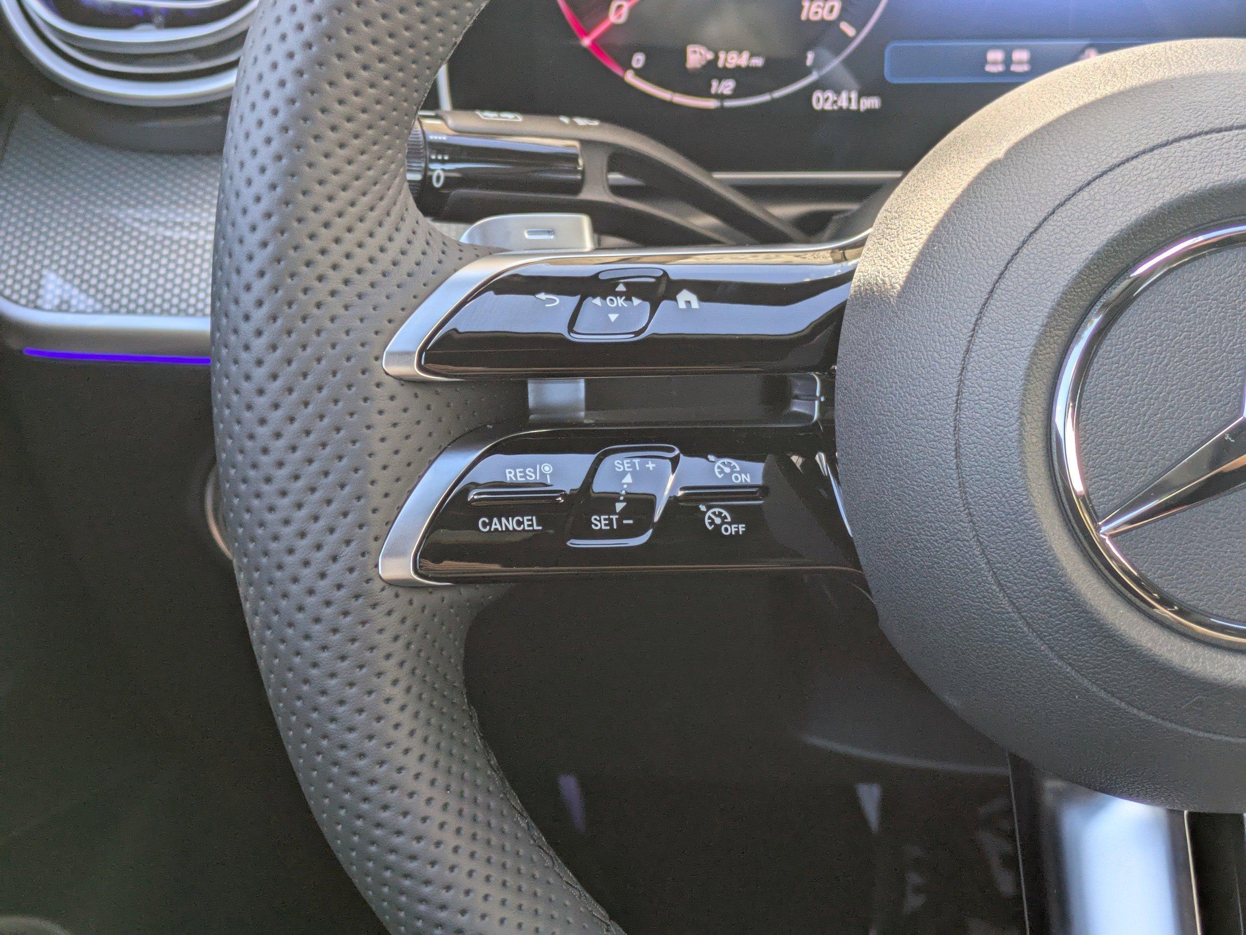 Mercedes-Benz Cle Convertible 300 With Navigation & Awd - Thumbnail 18