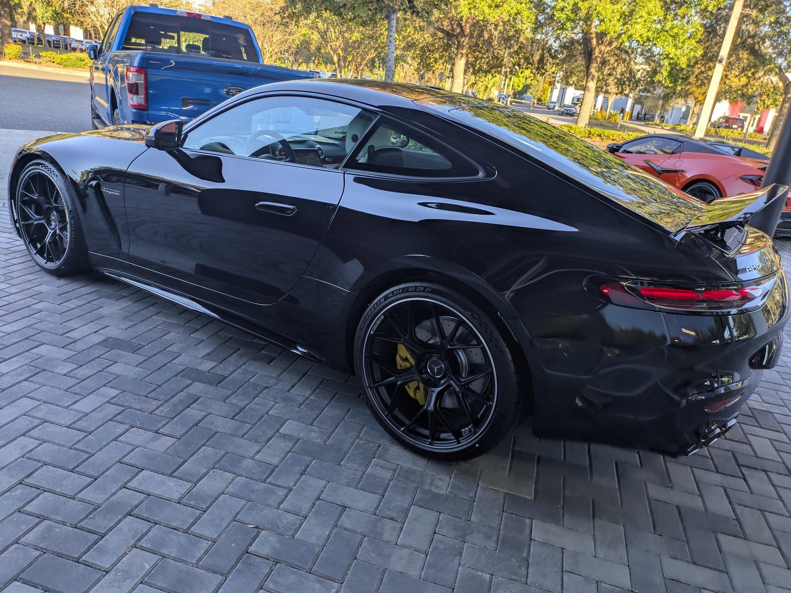 Mercedes-Benz Amg® Gt Coupe 55 Coupe With Navigation & Awd - Thumbnail 7