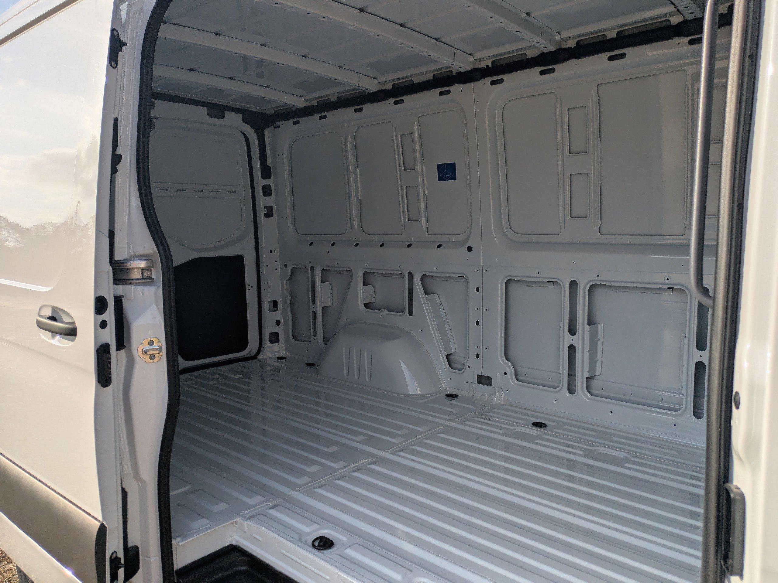 Mercedes-Benz Sprinter Cargo Van 144 Wb Rwd Van - Thumbnail 12