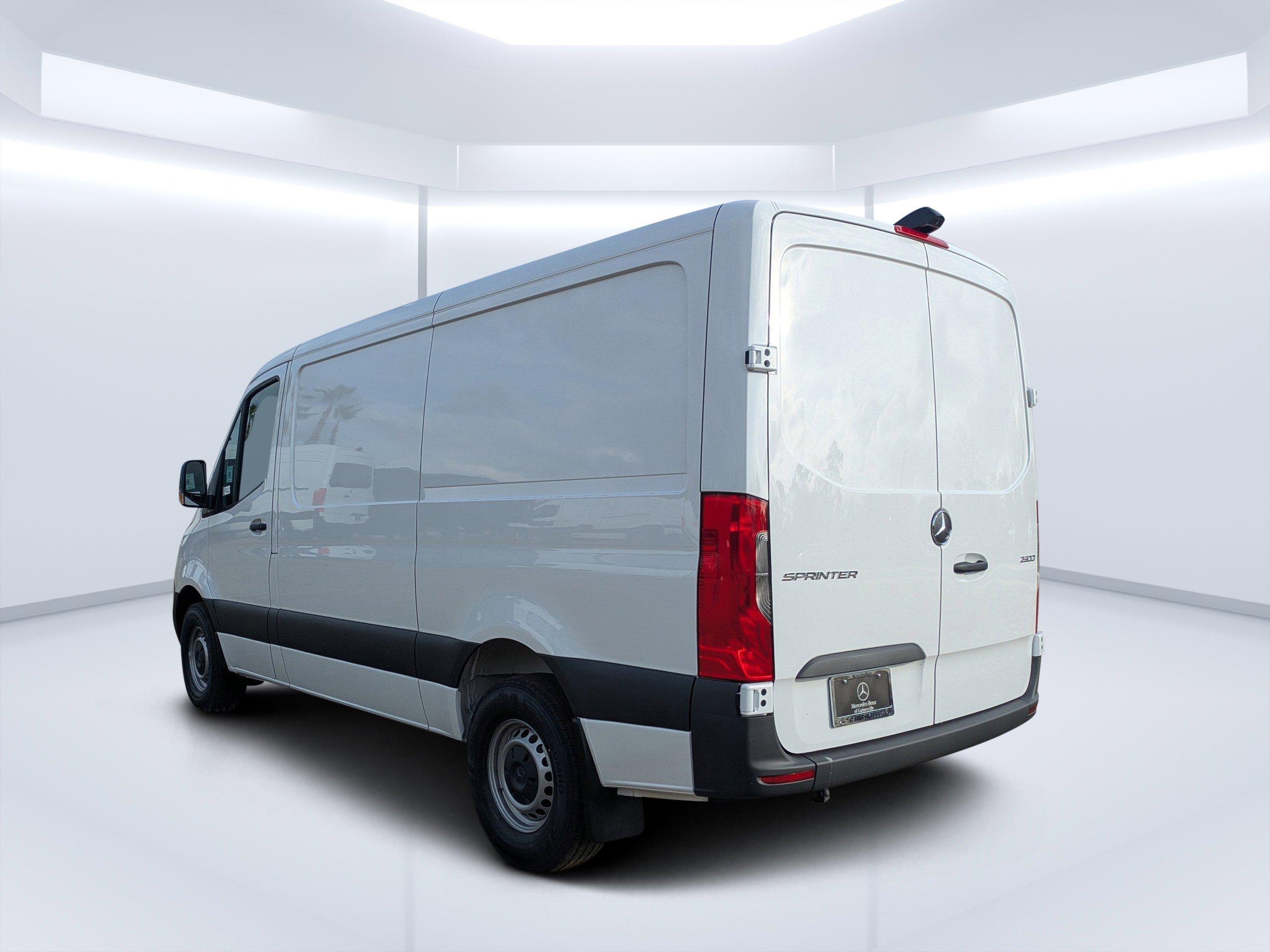 Mercedes-Benz Sprinter Cargo Van 144 Wb Rwd Van - Thumbnail 8