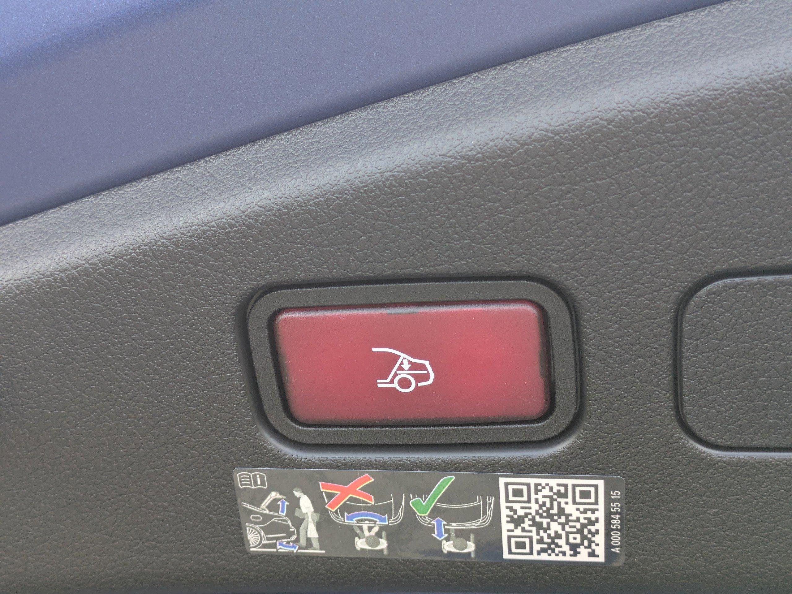 Mercedes-Benz Cle Convertible Amg® 53 4Matic®+ Cabriolet With Navigation & Awd - Thumbnail 14