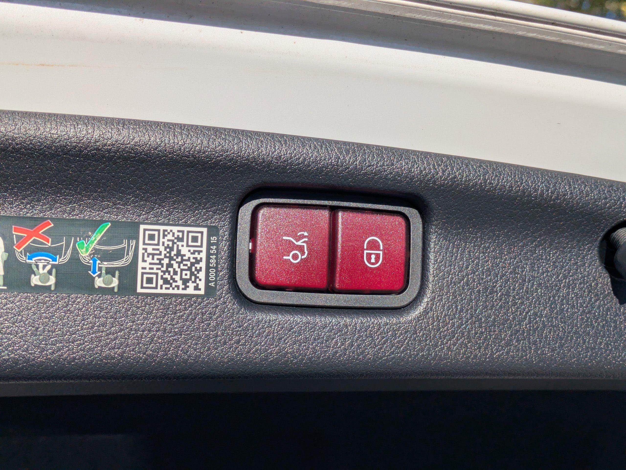 Mercedes-Benz C 300 Rwd 4Dr Car - Thumbnail 14