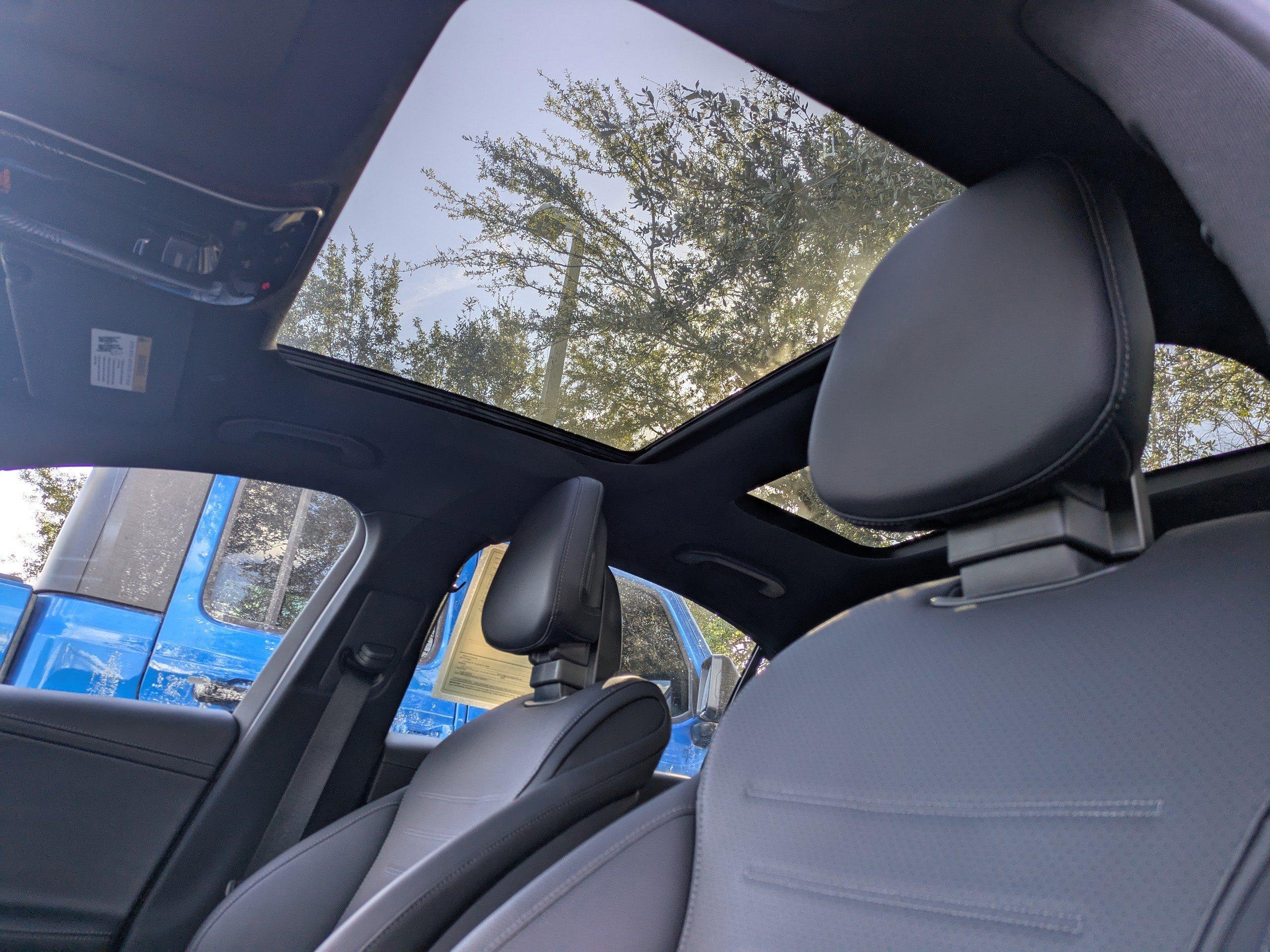 Mercedes-Benz C 300 Rwd 4Dr Car - Thumbnail 4