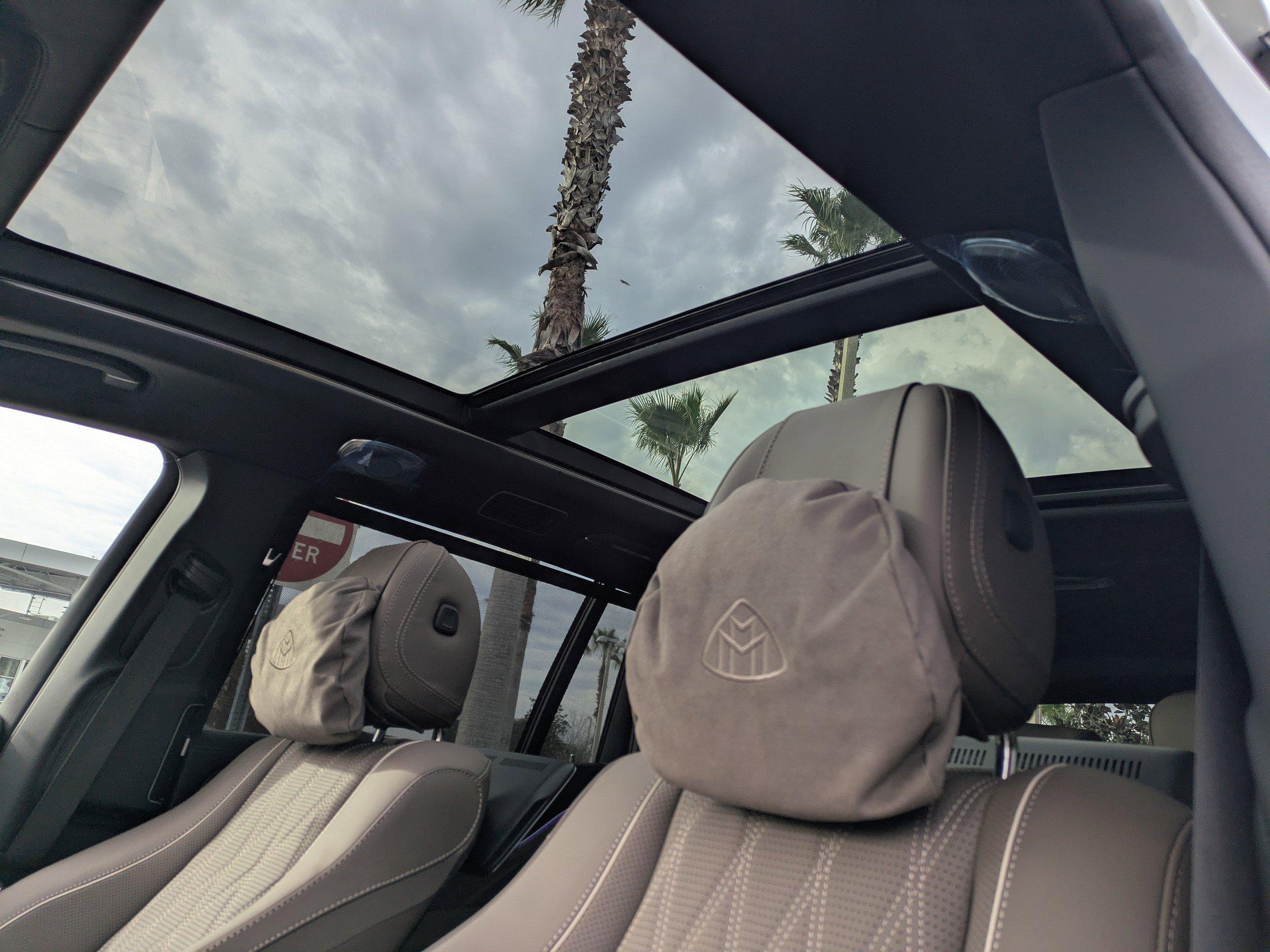 Mercedes-Benz Gls Suv Maybach 600 With Navigation & Awd - Thumbnail 5