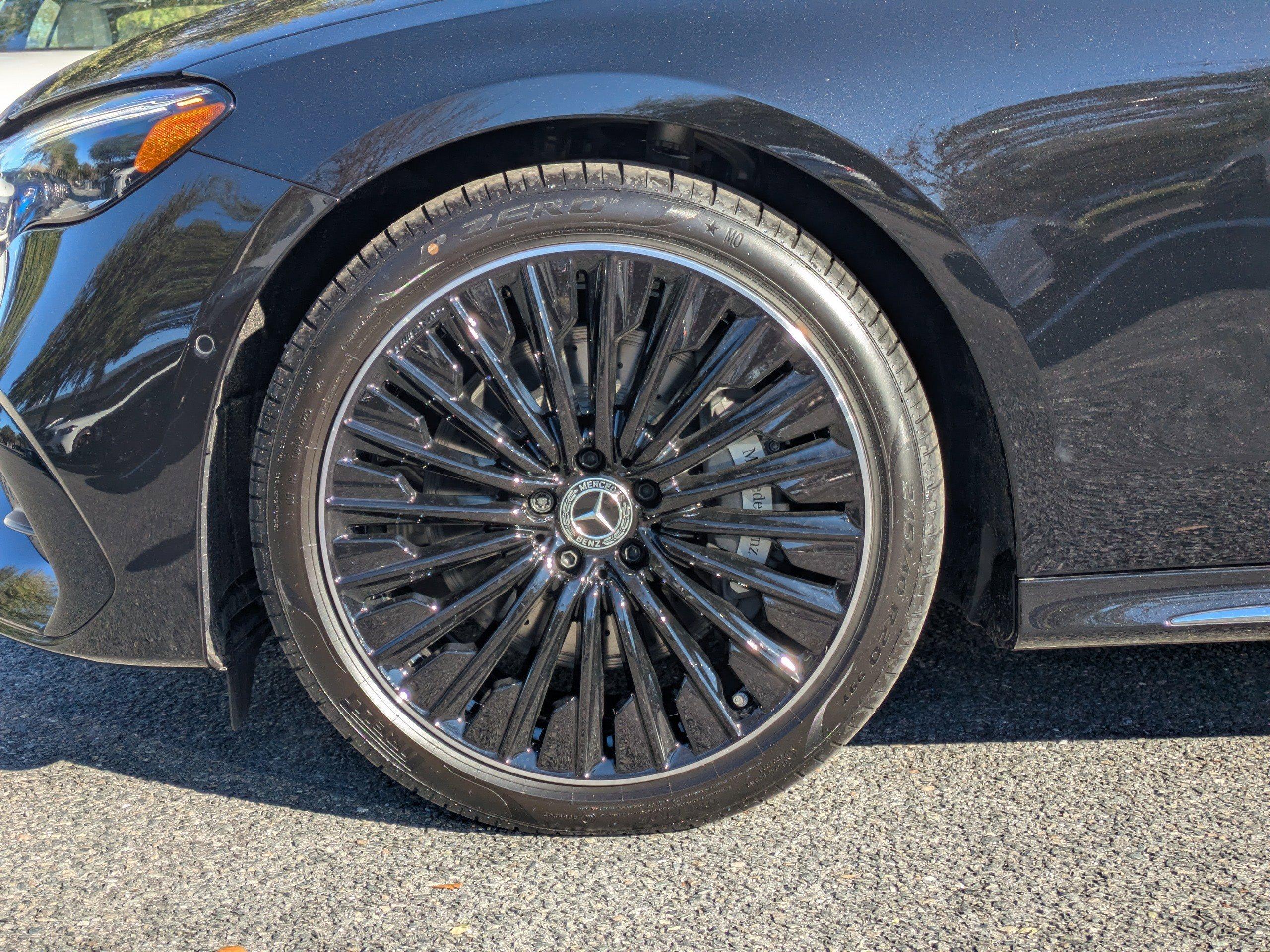 Mercedes-Benz Sedan E 450 With Navigation & Awd - Thumbnail 4