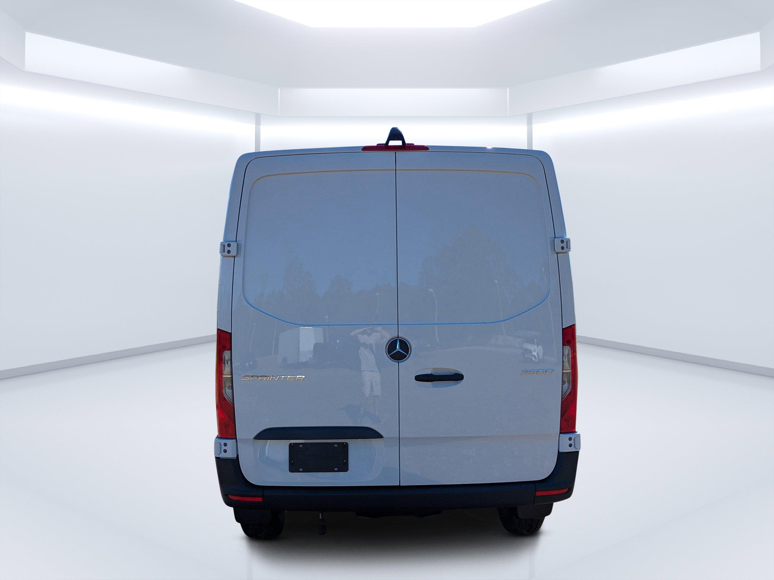 Mercedes-Benz Sprinter Cargo Van 144 Wb Rwd Van - Thumbnail 5