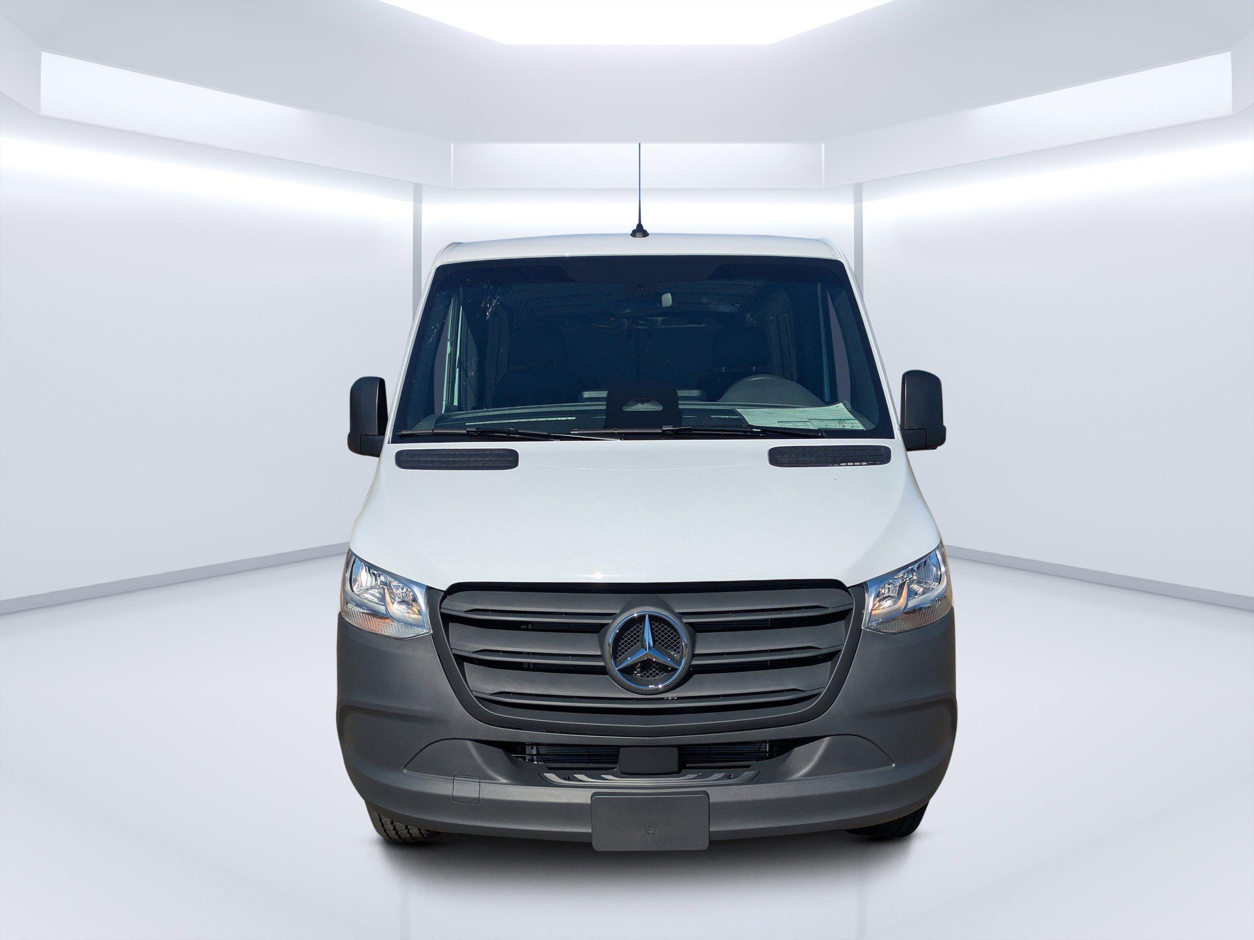 Mercedes-Benz Sprinter Cargo Van 144 Wb Rwd Van - Thumbnail 9