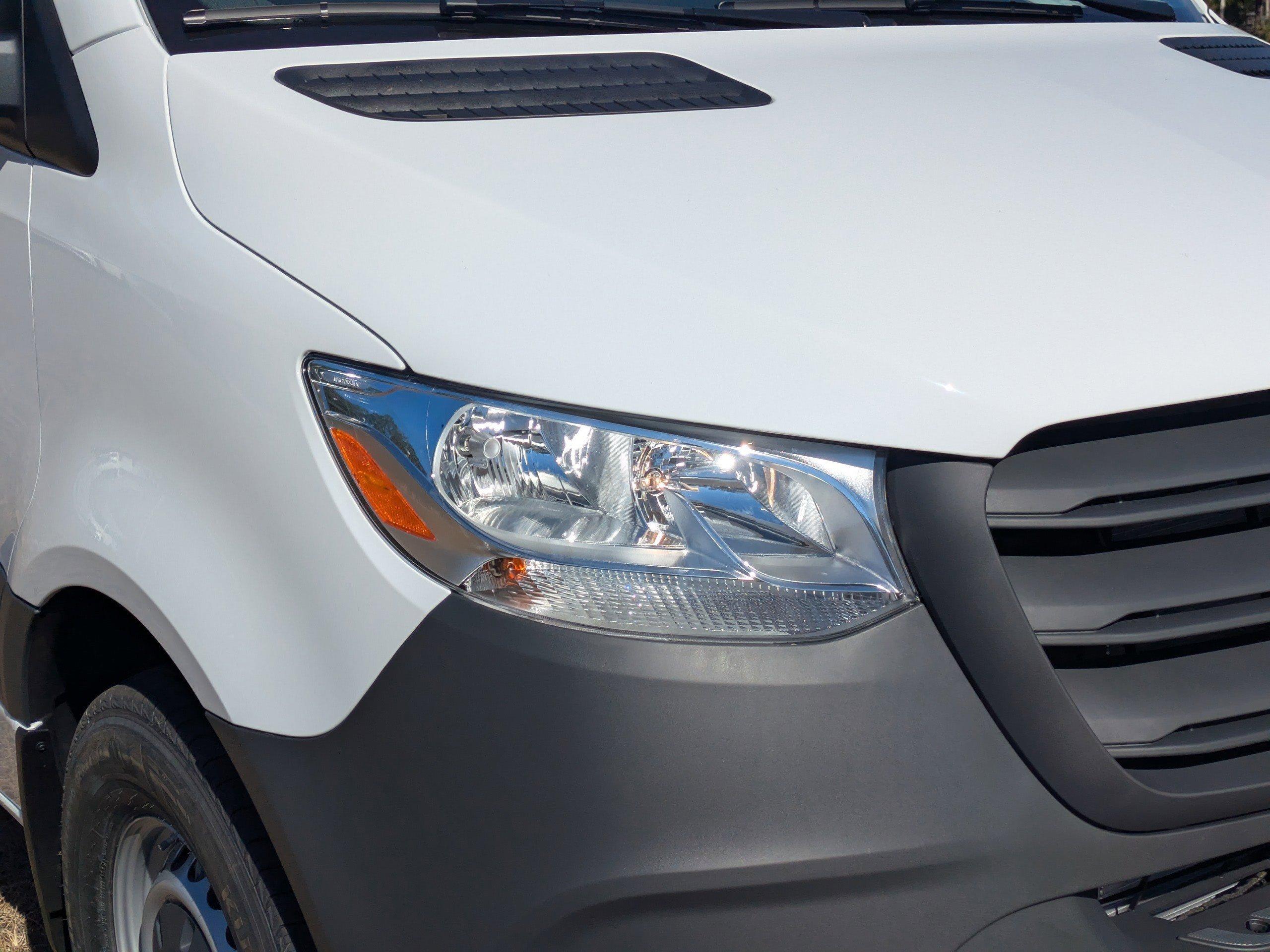 Mercedes-Benz Sprinter Cargo Van 144 Wb Rwd Van - Thumbnail 12