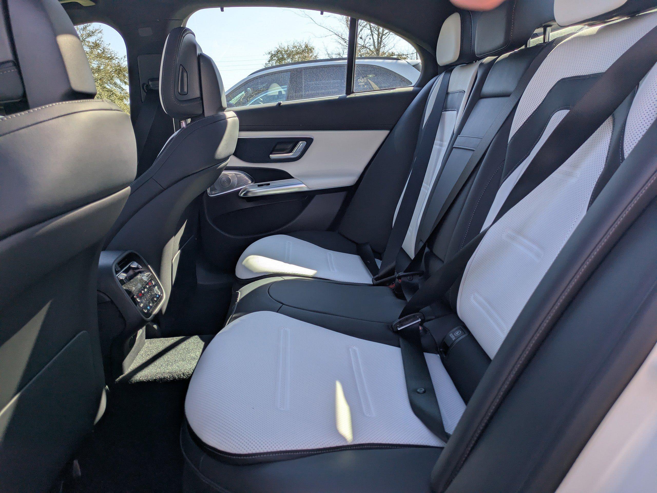 Mercedes-Benz Sedan Amg® E 53 E 4Matic®+ With Navigation & Awd - Thumbnail 15