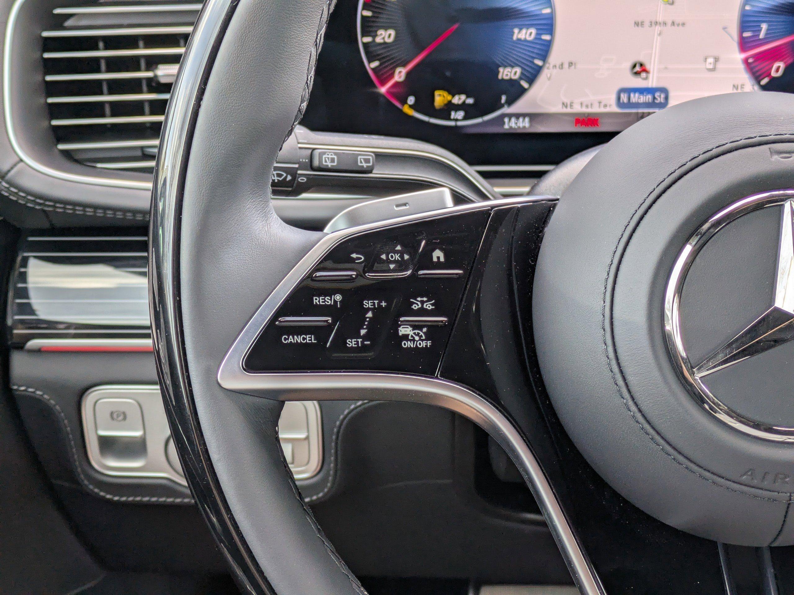 Mercedes-Benz Gls Suv Maybach 600 With Navigation & Awd - Thumbnail 19