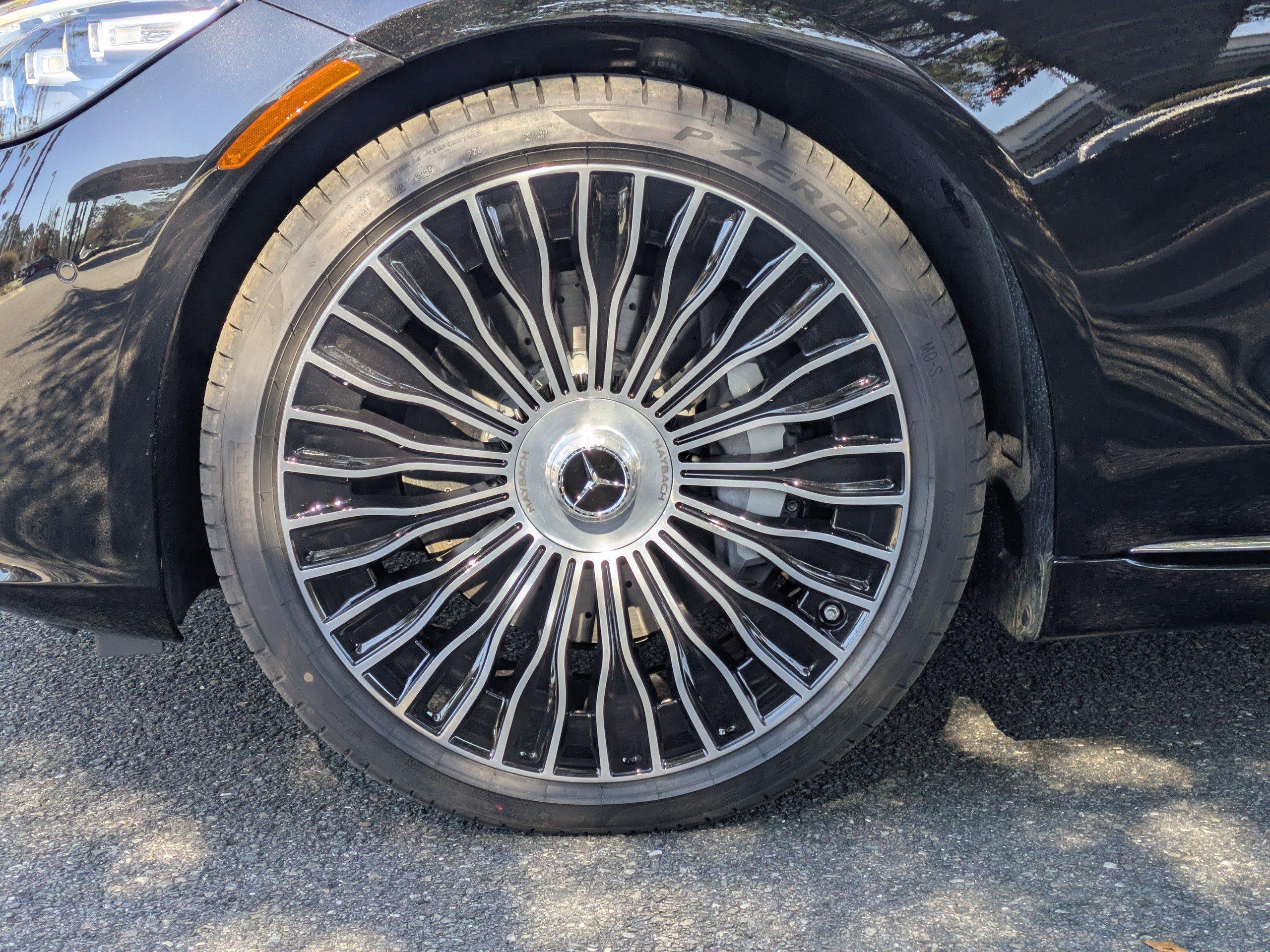 Mercedes-Benz Sedan Maybach S 580 With Navigation & Awd - Thumbnail 4