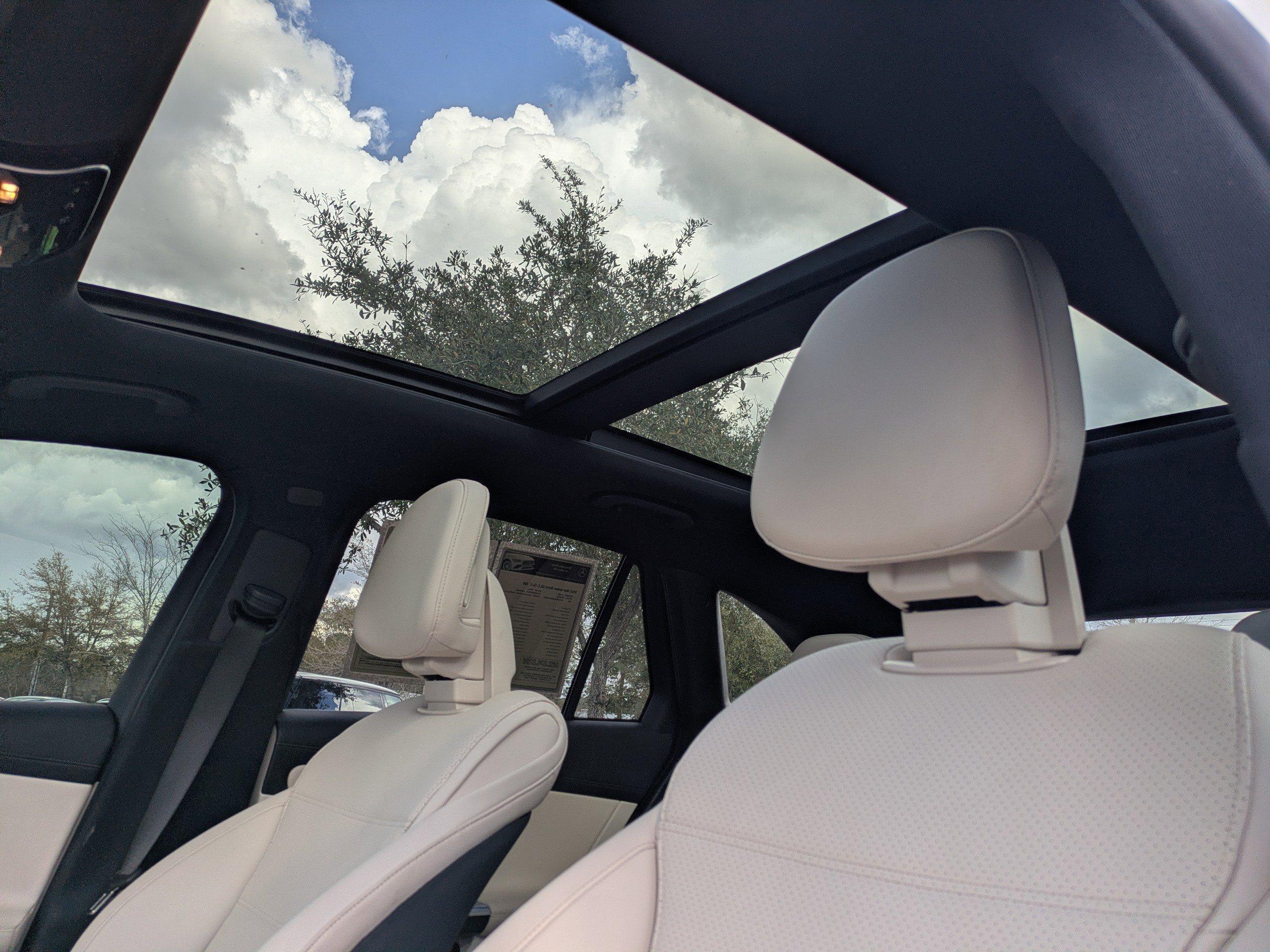 Mercedes-Benz Glc 300 Rwd Sport Utility - Thumbnail 5