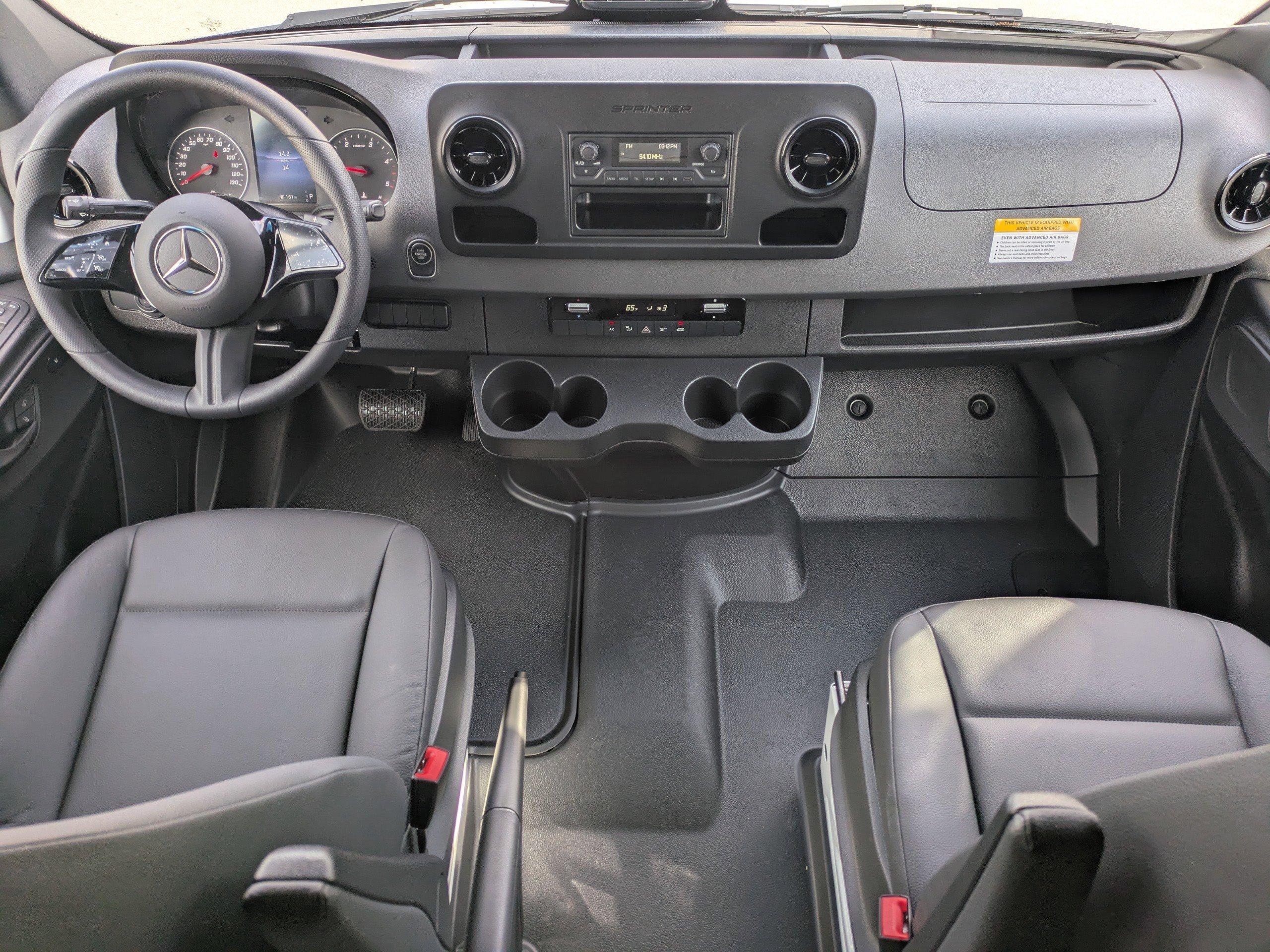 Mercedes-Benz Sprinter Cargo Van 144 Wb Rwd Van - Thumbnail 3