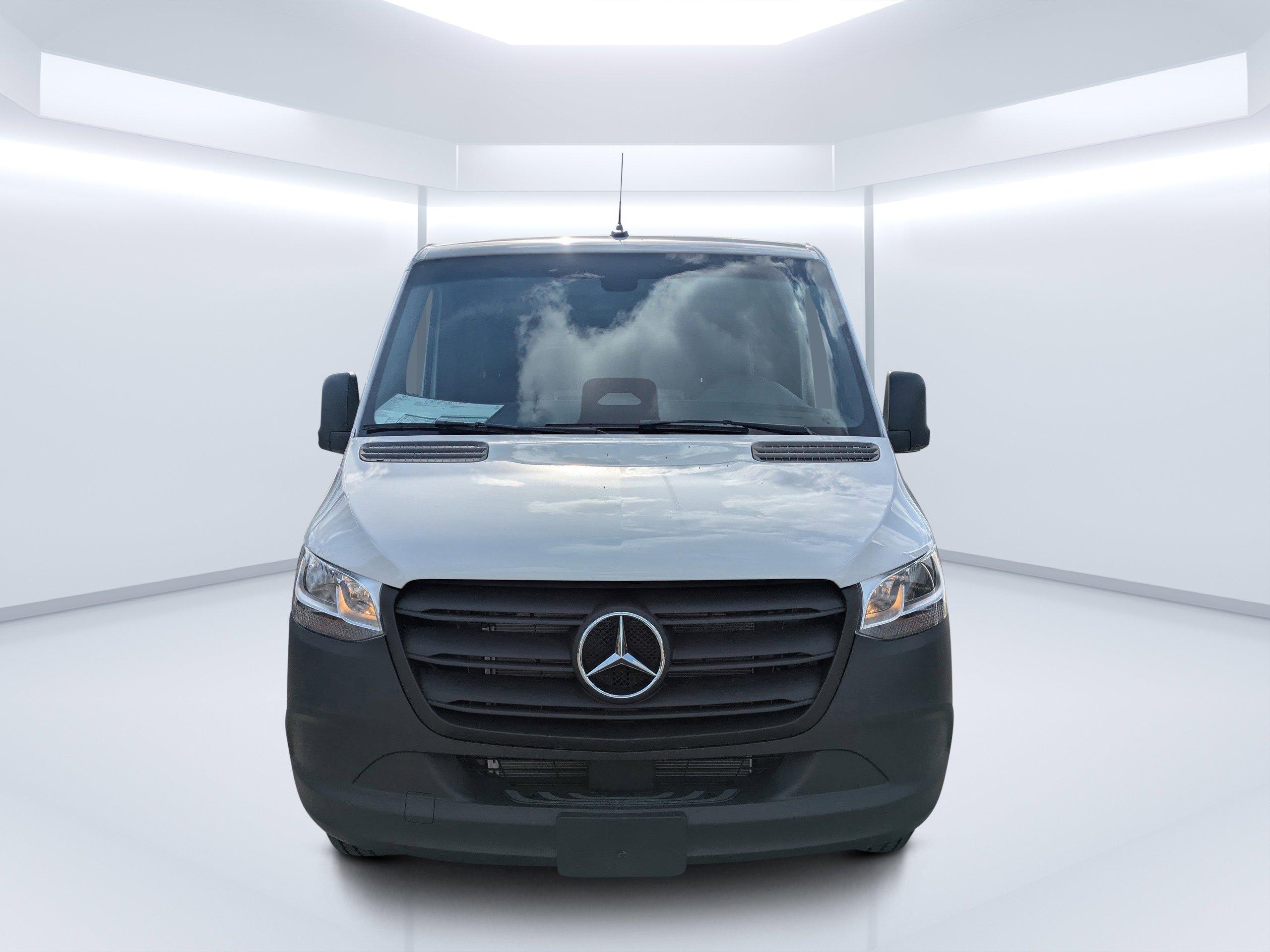 Mercedes-Benz Sprinter Cargo Van 144 Wb Rwd Van - Thumbnail 11