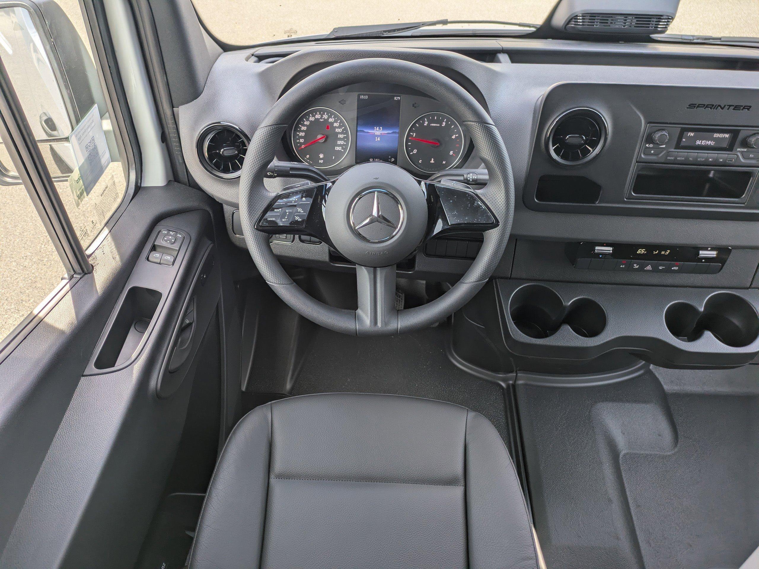 Mercedes-Benz Sprinter Cargo Van 144 Wb Rwd Van - Thumbnail 17