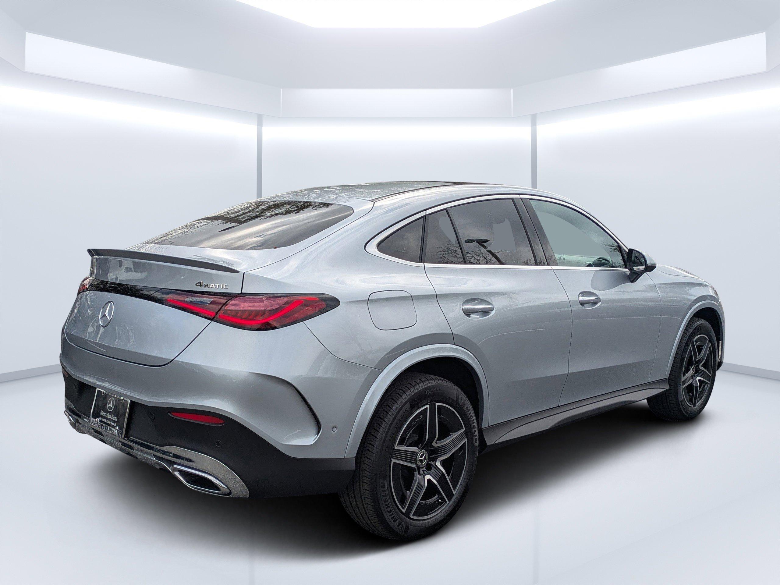 Mercedes-Benz Glc Suv 300 With Navigation & Awd - Thumbnail 4