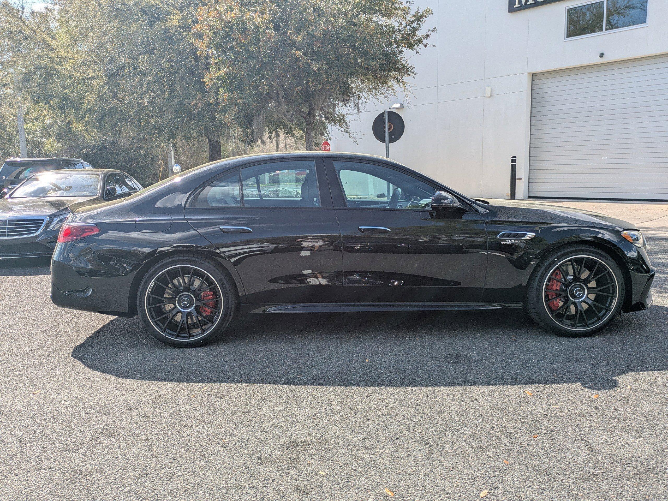 Mercedes-Benz Sedan Amg® E 53 E 4Matic®+ With Navigation & Awd - Thumbnail 6