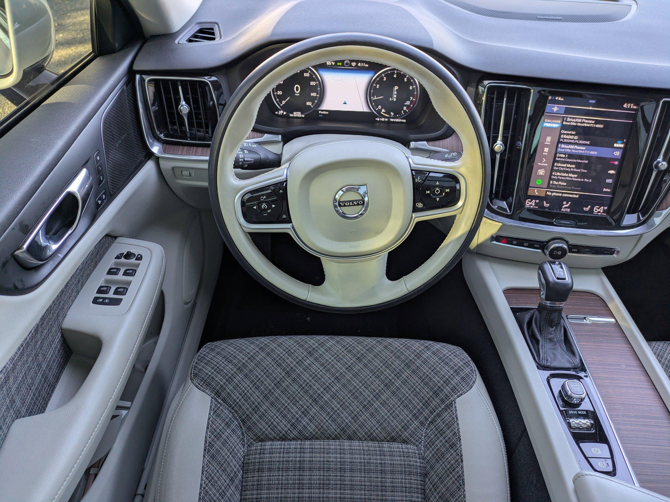 Volvo V60 Momentum Fwd Station Wagon - Thumbnail 16