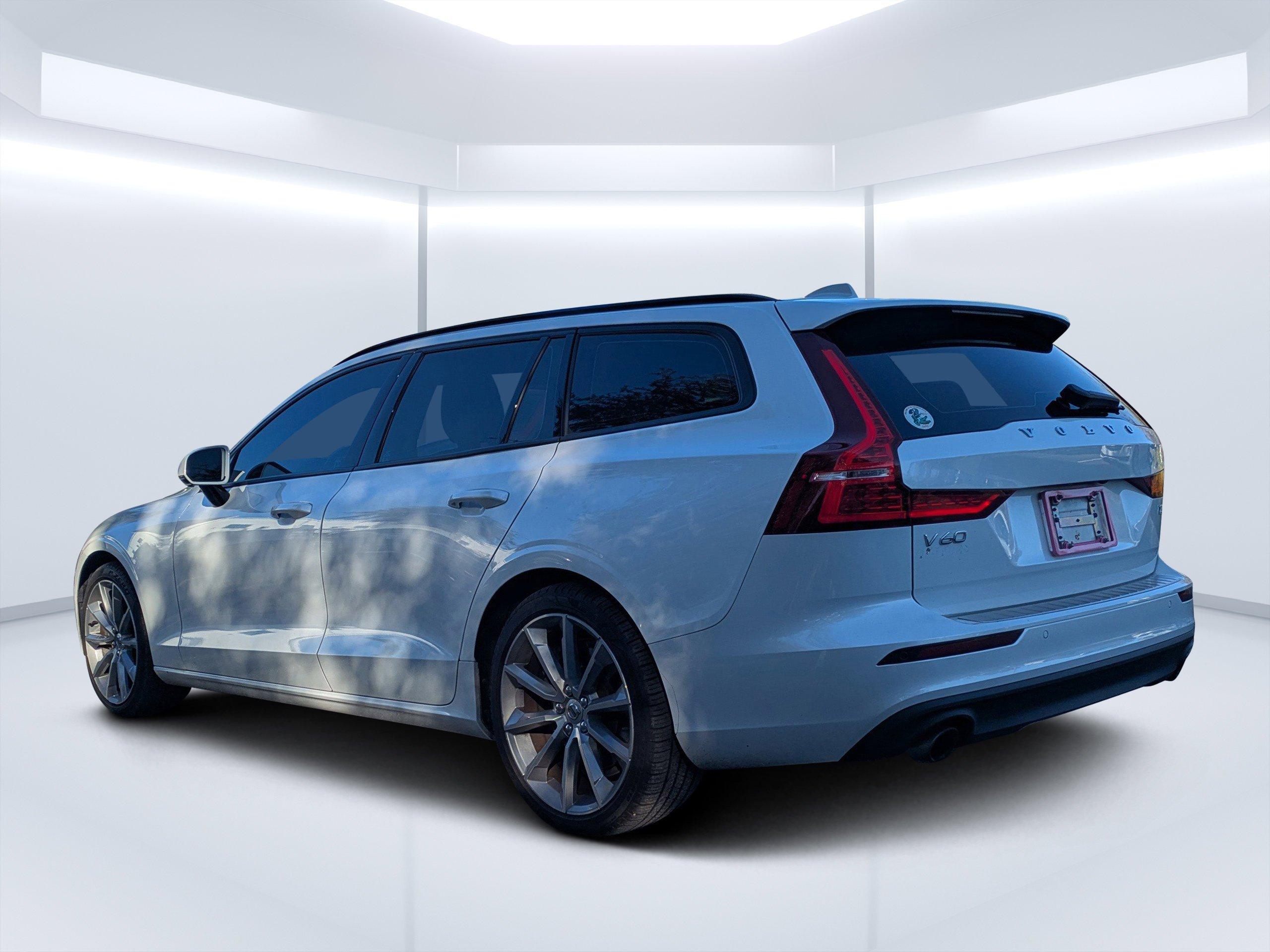 Volvo V60 Momentum Fwd Station Wagon - Thumbnail 9