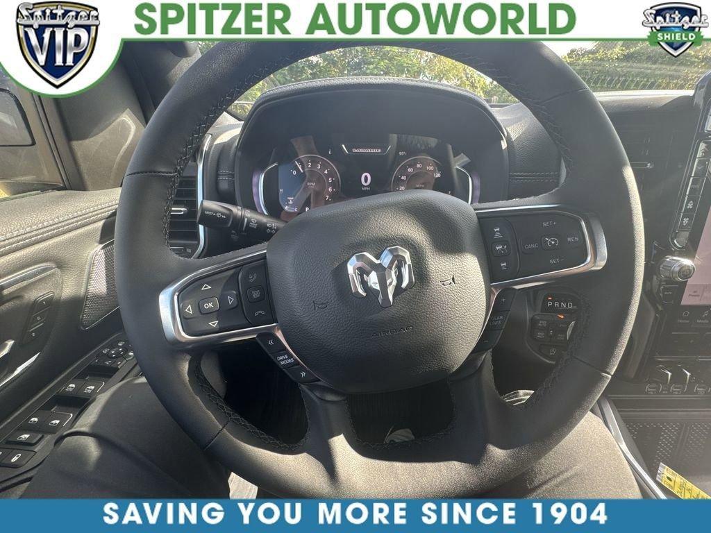 Ram 1500 Laramie Crew Cab 4X4 5'7' Box - Thumbnail 13