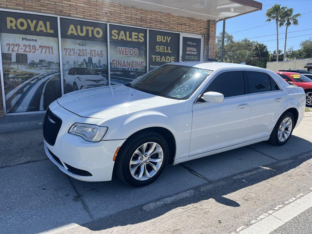 Chrysler 300 Limited - View 1