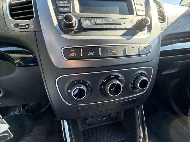 Kia Sorento Lx - Thumbnail 17