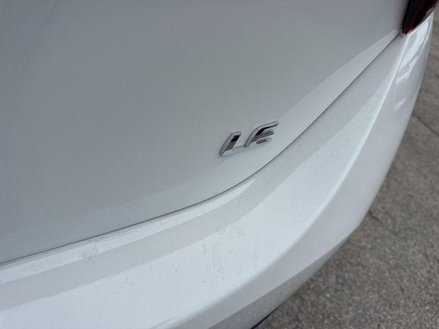 Toyota Corolla Le - Thumbnail 9