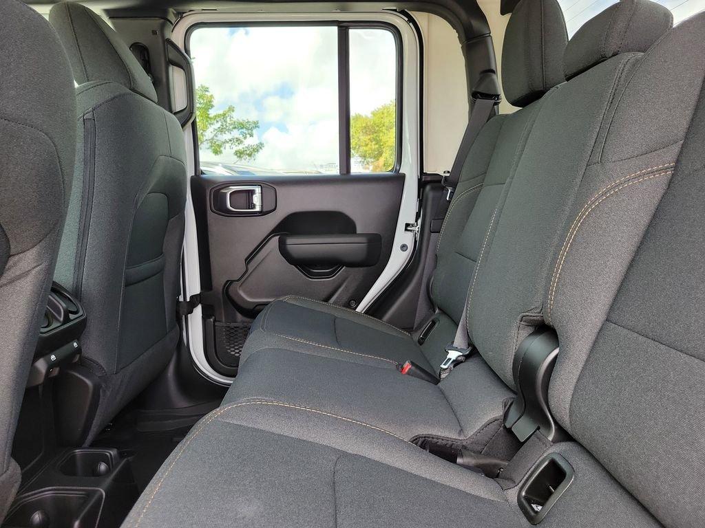 Jeep Gladiator Willys 4X4 - Thumbnail 12