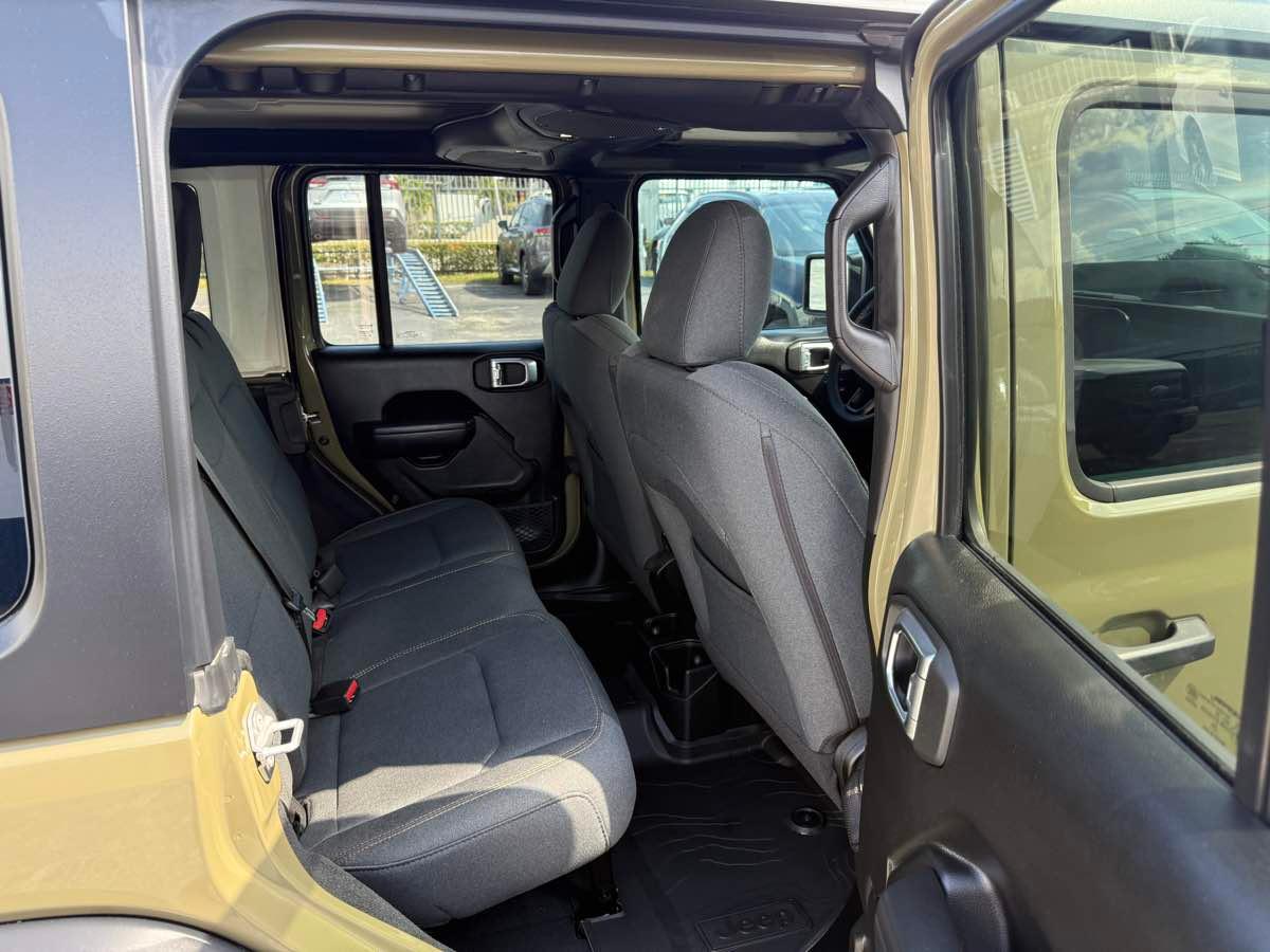 Jeep Wrangler Sport S 4 Door 4X4 - Thumbnail 15