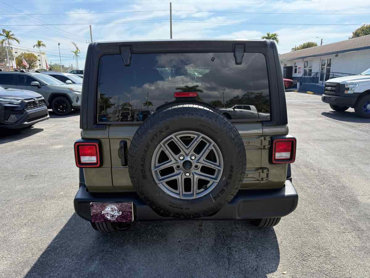 Jeep Wrangler Sport S 4 Door 4X4 - Thumbnail 9