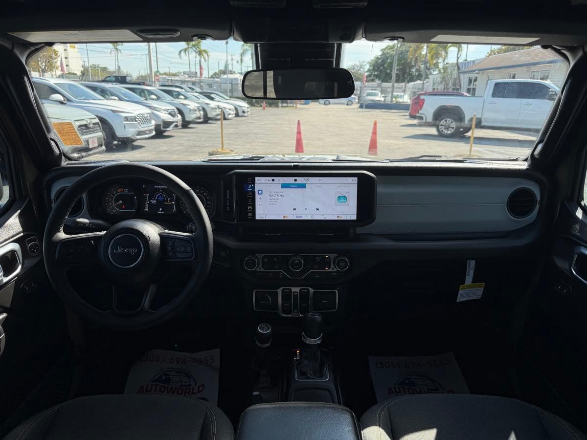 Jeep Wrangler Sport S 4 Door 4X4 - Thumbnail 16