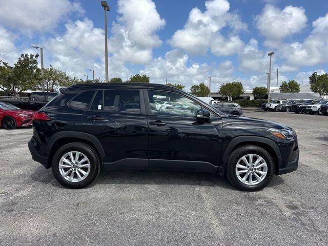 Toyota Corolla Cross Le - Thumbnail 3