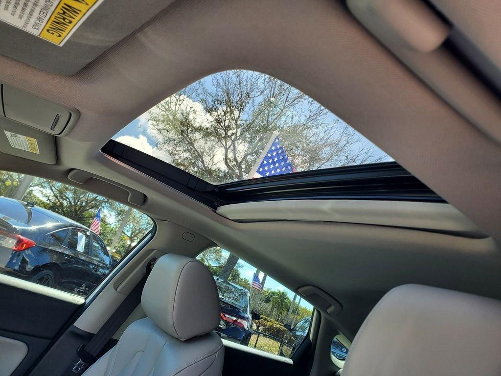 Acura Integra Base - Thumbnail 17