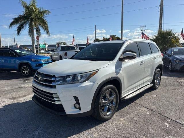 Toyota Highlander Limited Platinum - Thumbnail 14