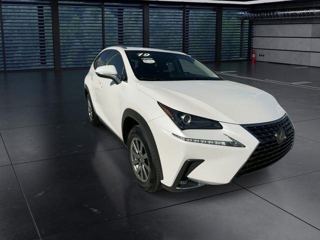 Lexus Nx 300 - Thumbnail 3