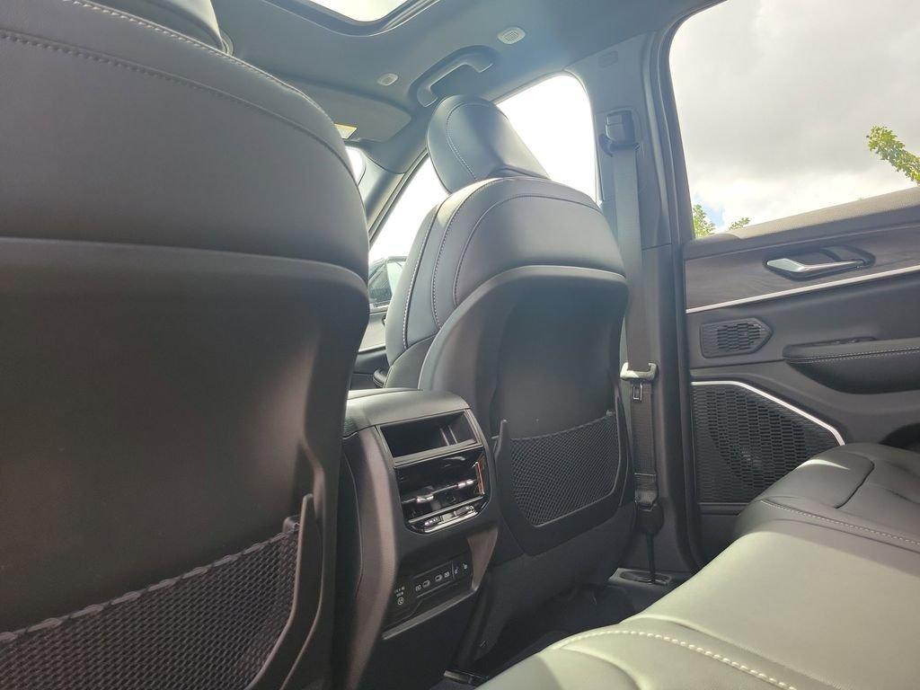 Jeep Grand Cherokee Limited 4X4 - Thumbnail 14