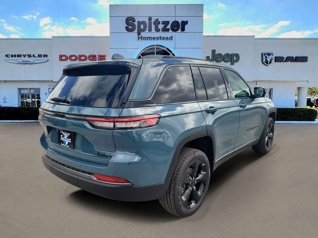 Jeep Grand Cherokee Limited 4X4 - Thumbnail 3