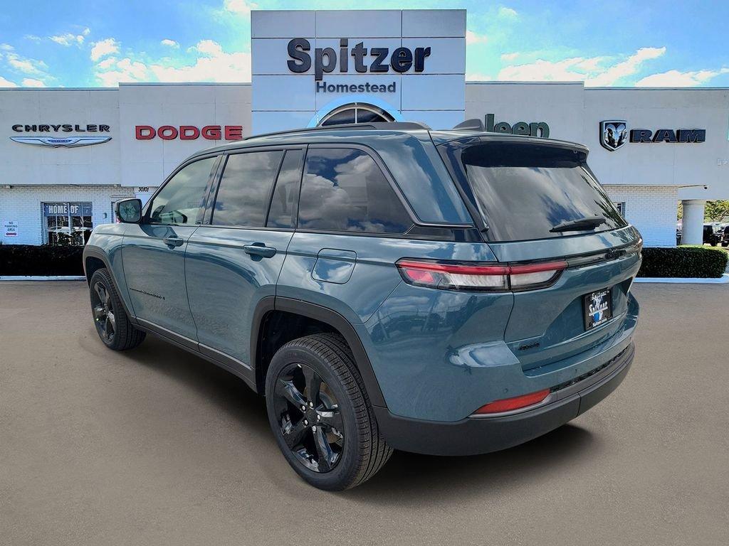 Jeep Grand Cherokee Limited 4X4 - Thumbnail 4