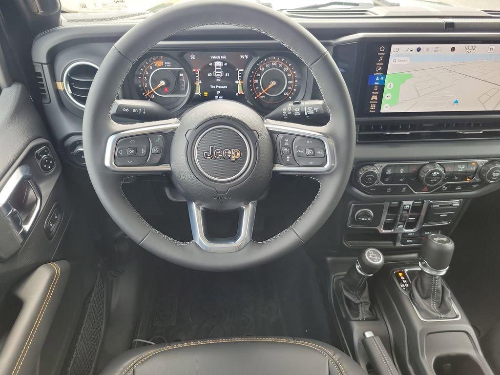 Jeep Wrangler 4-Door Sahara - Thumbnail 14