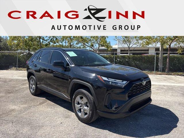 Toyota Rav4 Hybrid Le - Thumbnail 2