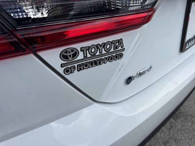 Toyota Camry Le - Thumbnail 17