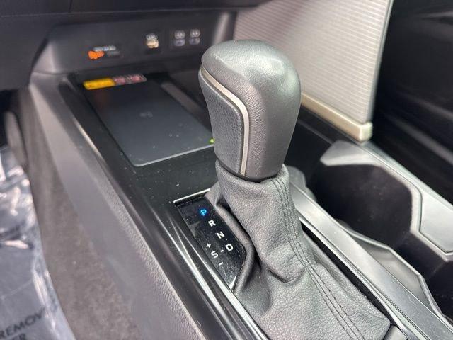 Toyota Camry Le - Thumbnail 14