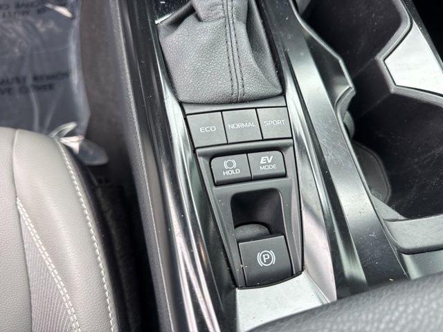 Toyota Camry Le - Thumbnail 15