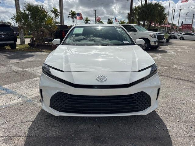 Toyota Camry Le - Thumbnail 15