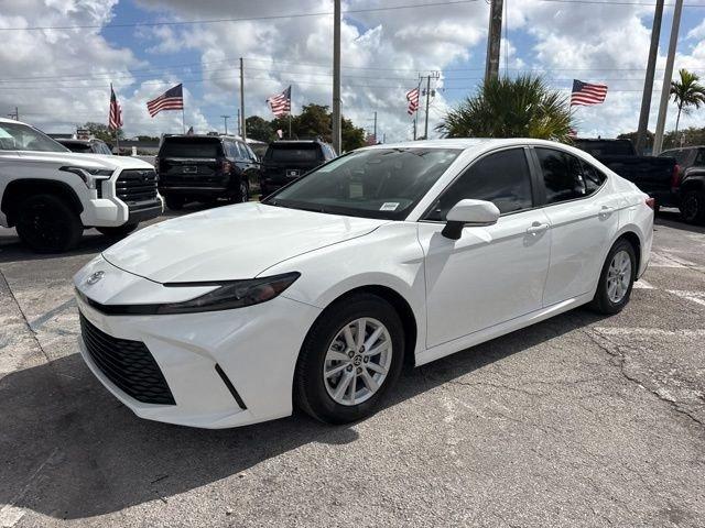 Toyota Camry Le - Thumbnail 14