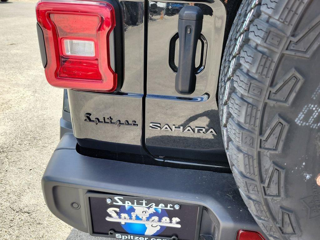 Jeep Wrangler 4-Door Sahara - Thumbnail 7