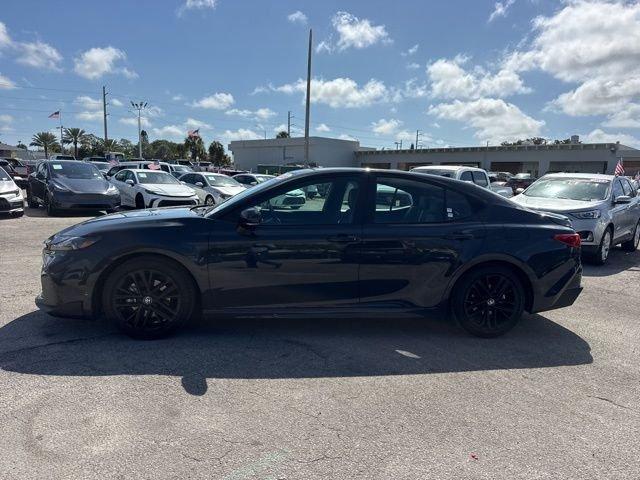 Toyota Camry Se - Thumbnail 16