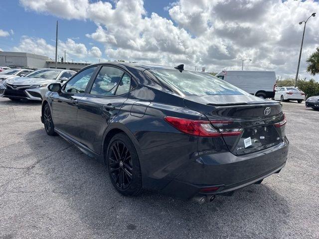 Toyota Camry Le - Thumbnail 6