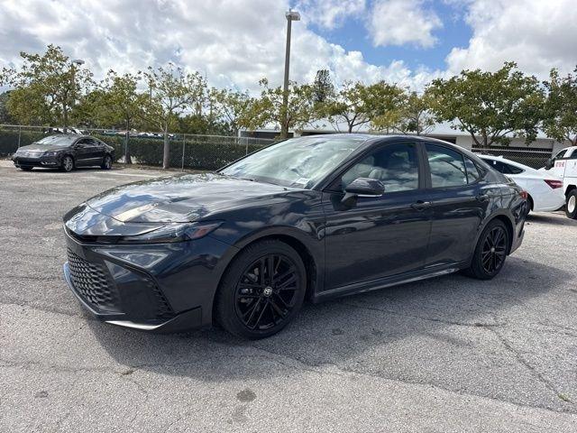 Toyota Camry Le - Thumbnail 8