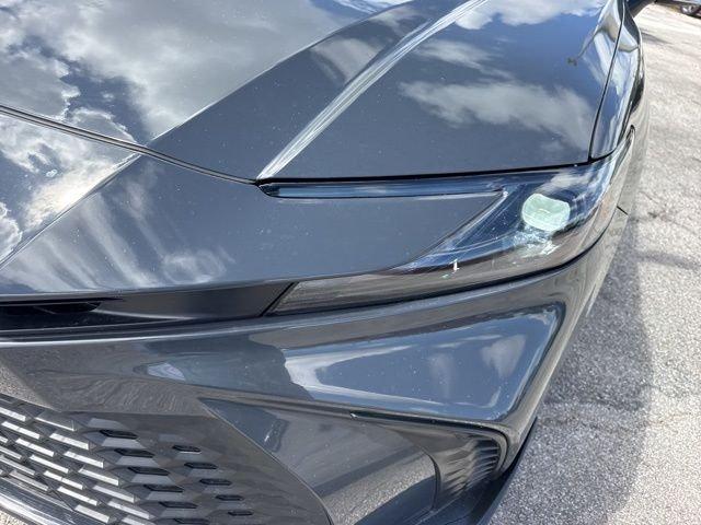 Toyota Camry Le - Thumbnail 10